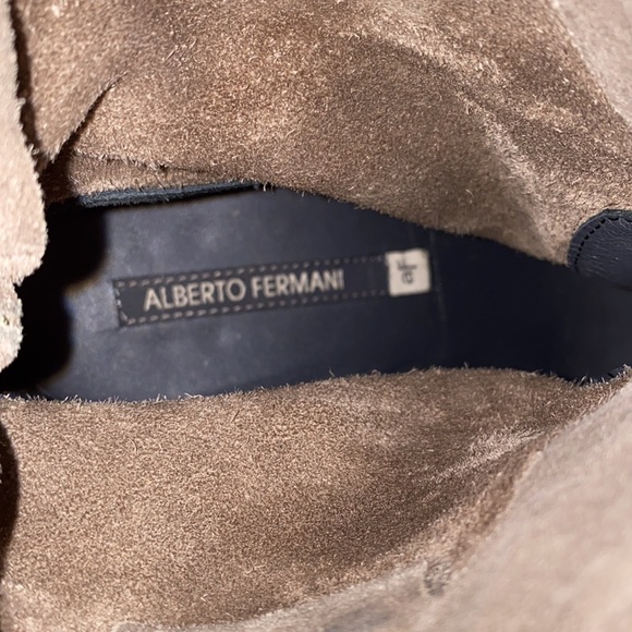 Alberto Fermani pull on suede ankle boots - Picture 2 of 8